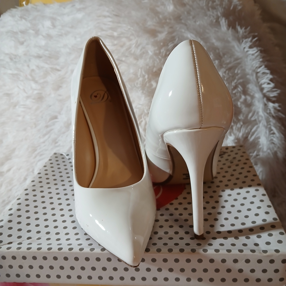 Delicious Glossy White Heels